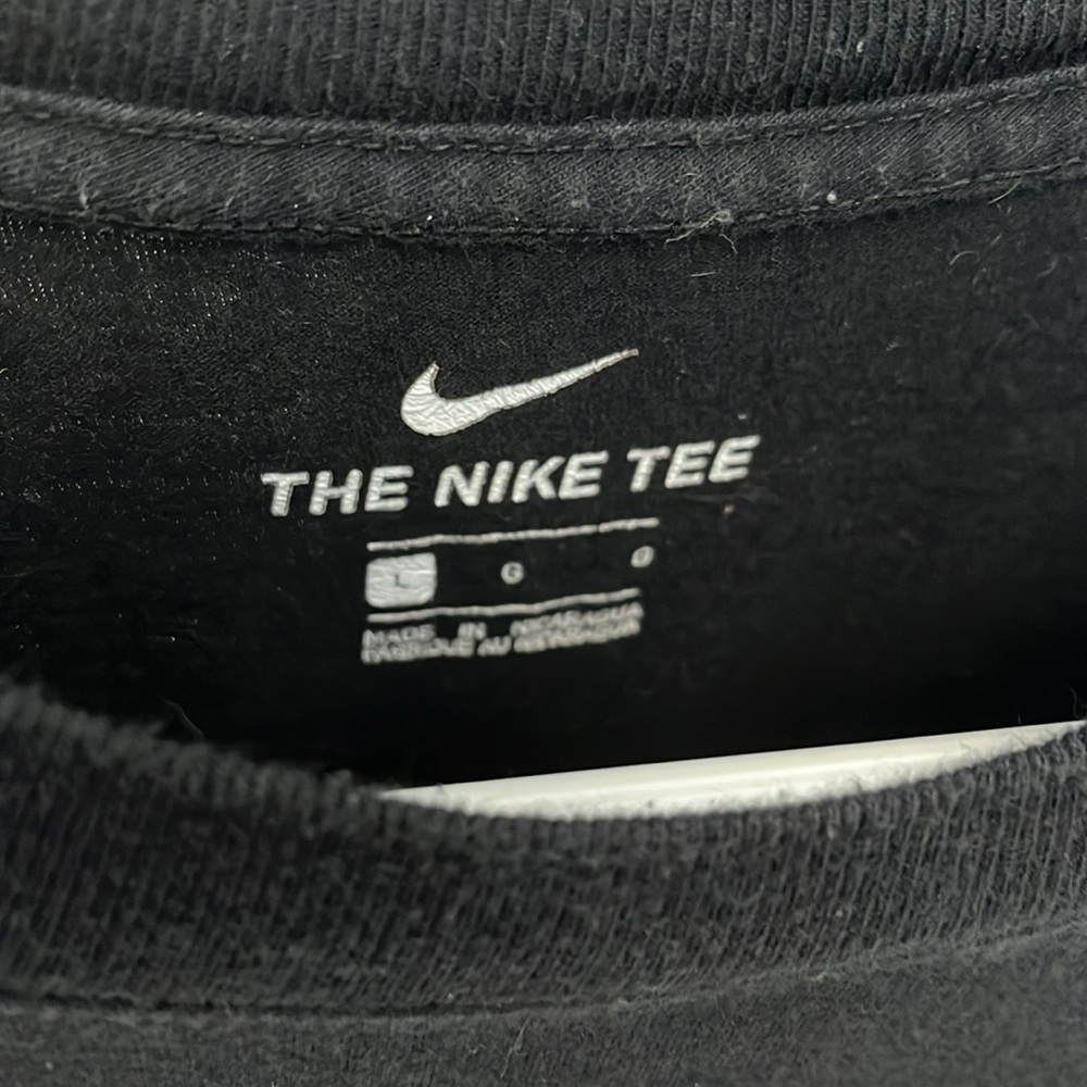 Nike tee - Picture 2 of 3
